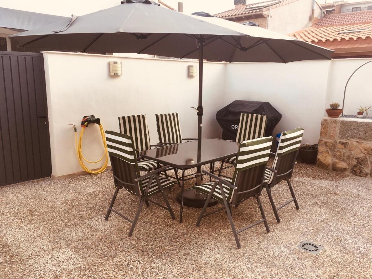 Acogedora Casa Con Patio En El Tiemblo Apartment Екстериор снимка